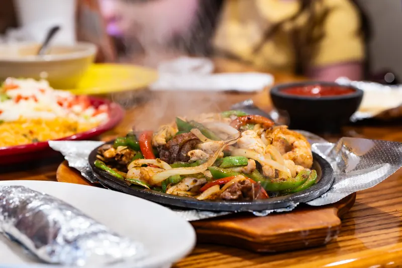 Sizzling fajita skillet